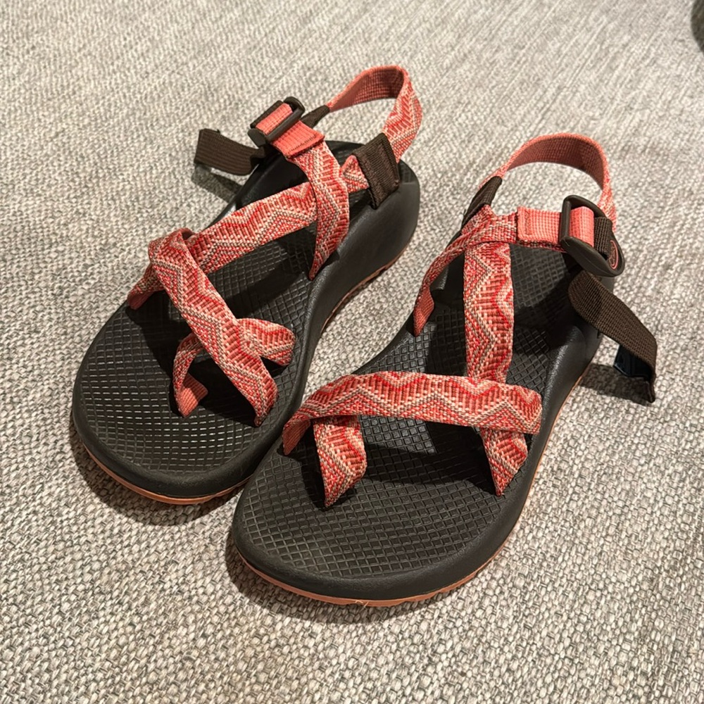 Women’s Chacos Z/2 Classics size 8